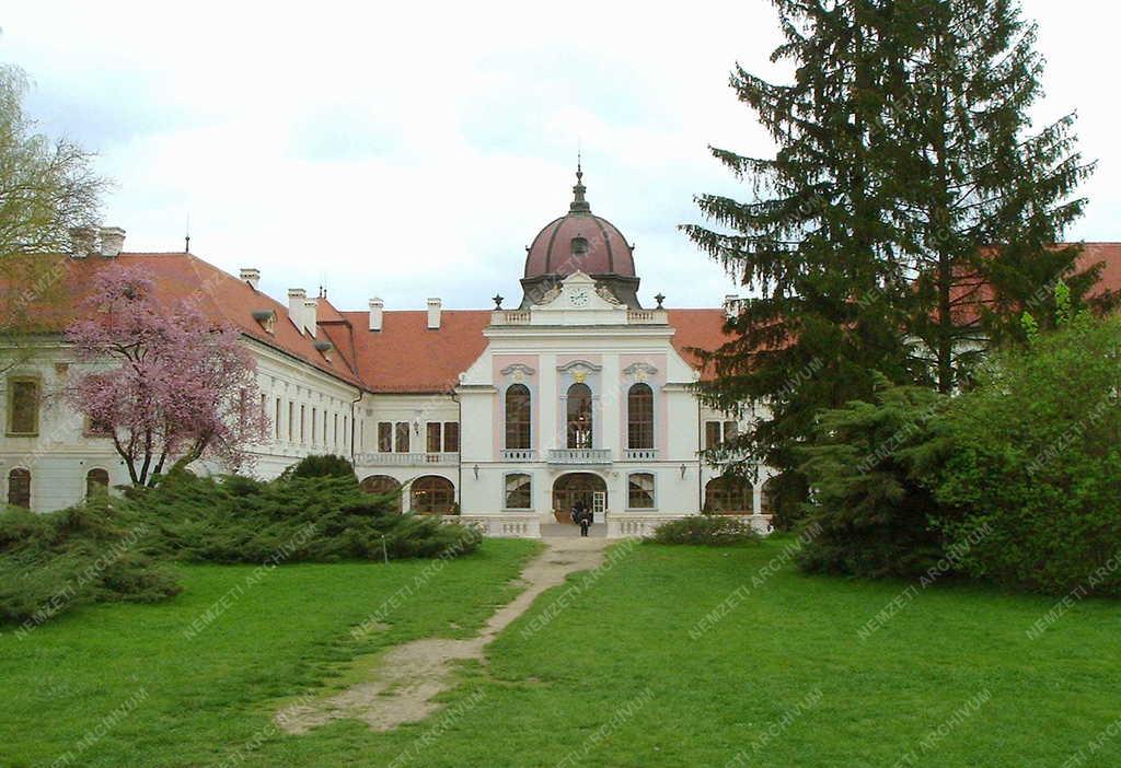 Gödöllő - A felújított Grassalkovich-kastély
