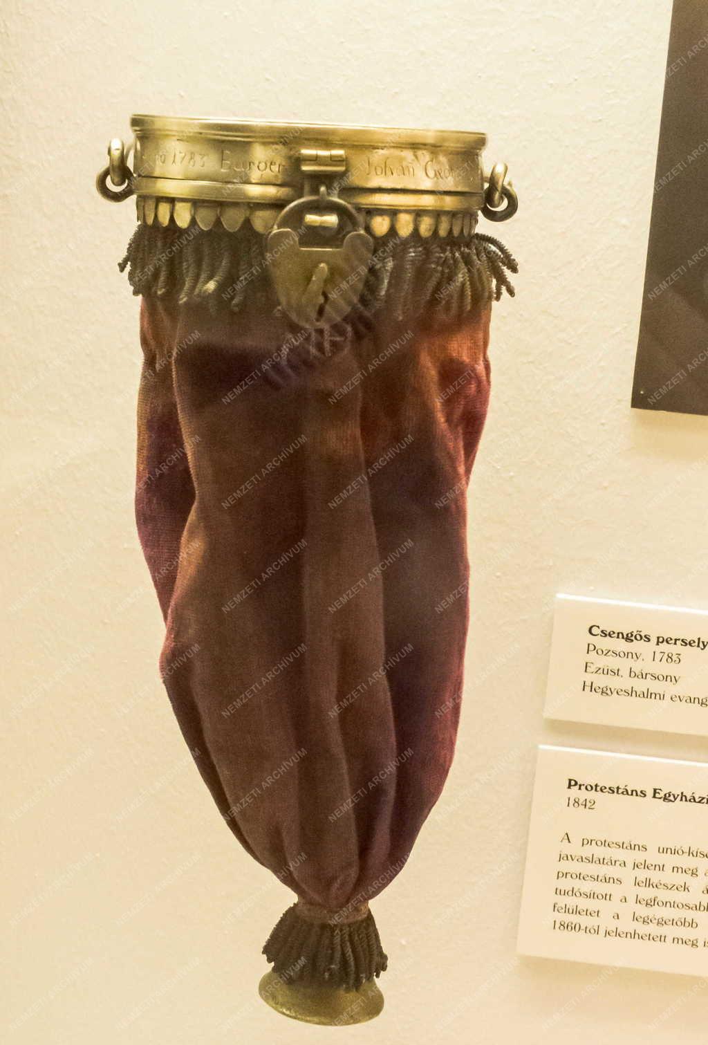 Tárgy - Persely az Evangélikus Országos Múzeumban