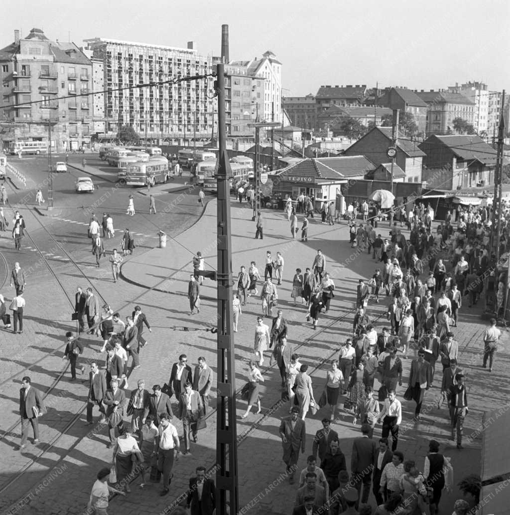 Városkép – Budapesti képek - Boráros tér