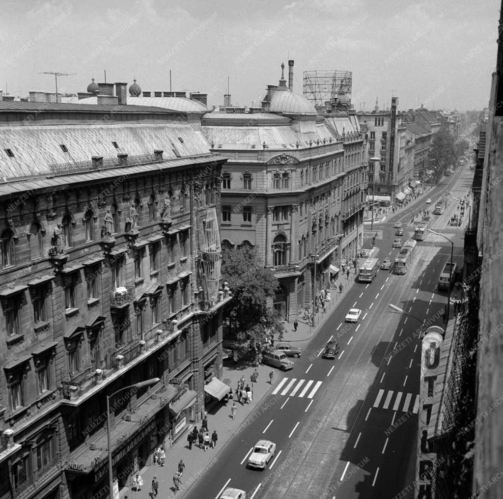 Városkép - Budapest -  Kilátás a Hungarotex Külkereskedelmi Vállalat székházáról