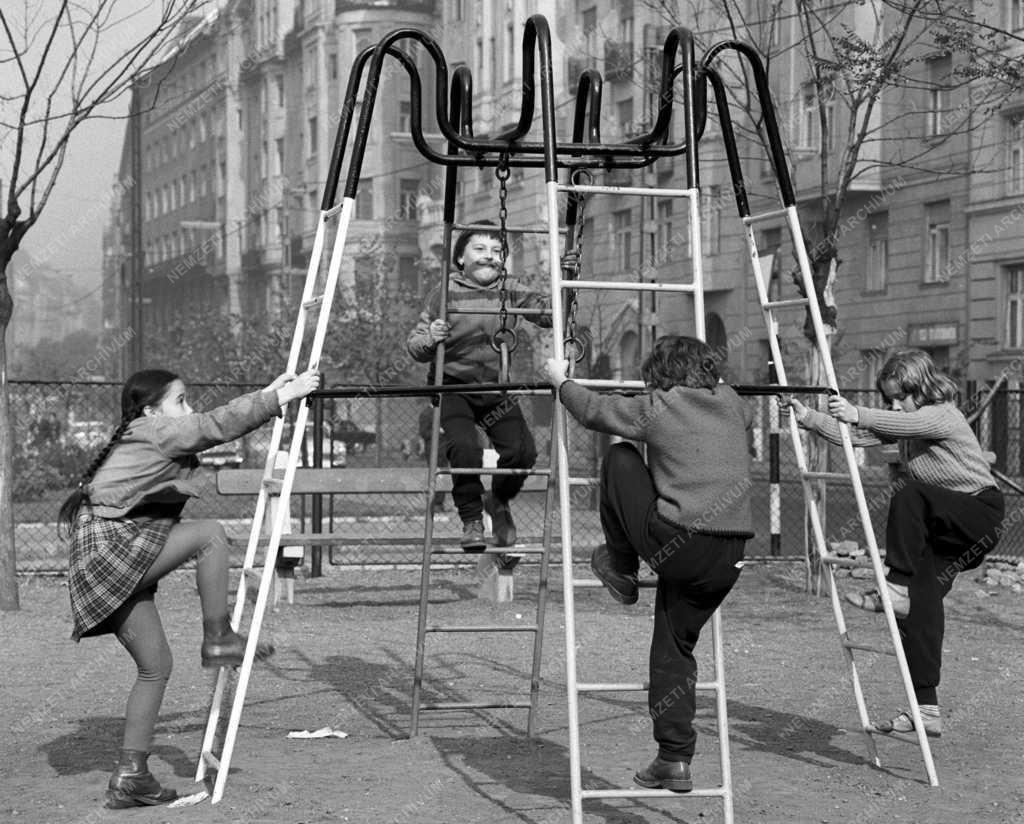 Szórakozás - Szabadidő - Sportjátszótér létesült a fővárosban