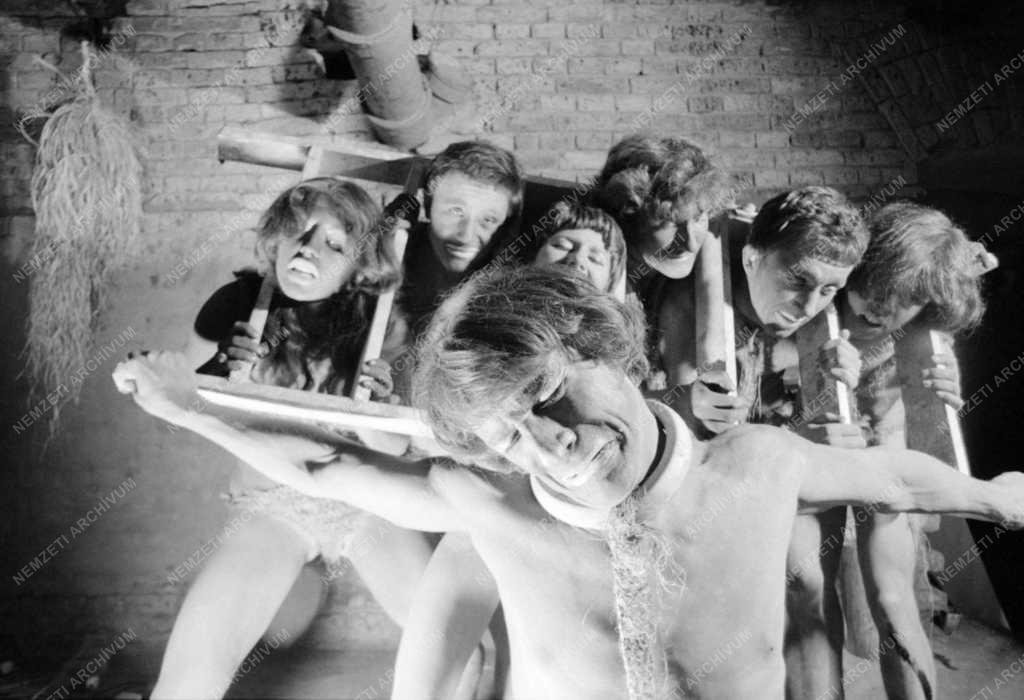 Kultúra - Pantomim - Jean Genet: Négerek