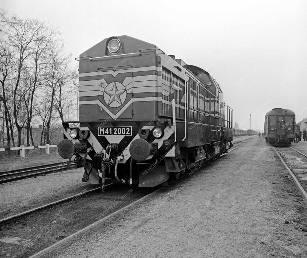 Járműipar - Elkészült a MÁV M-41-es mozdony