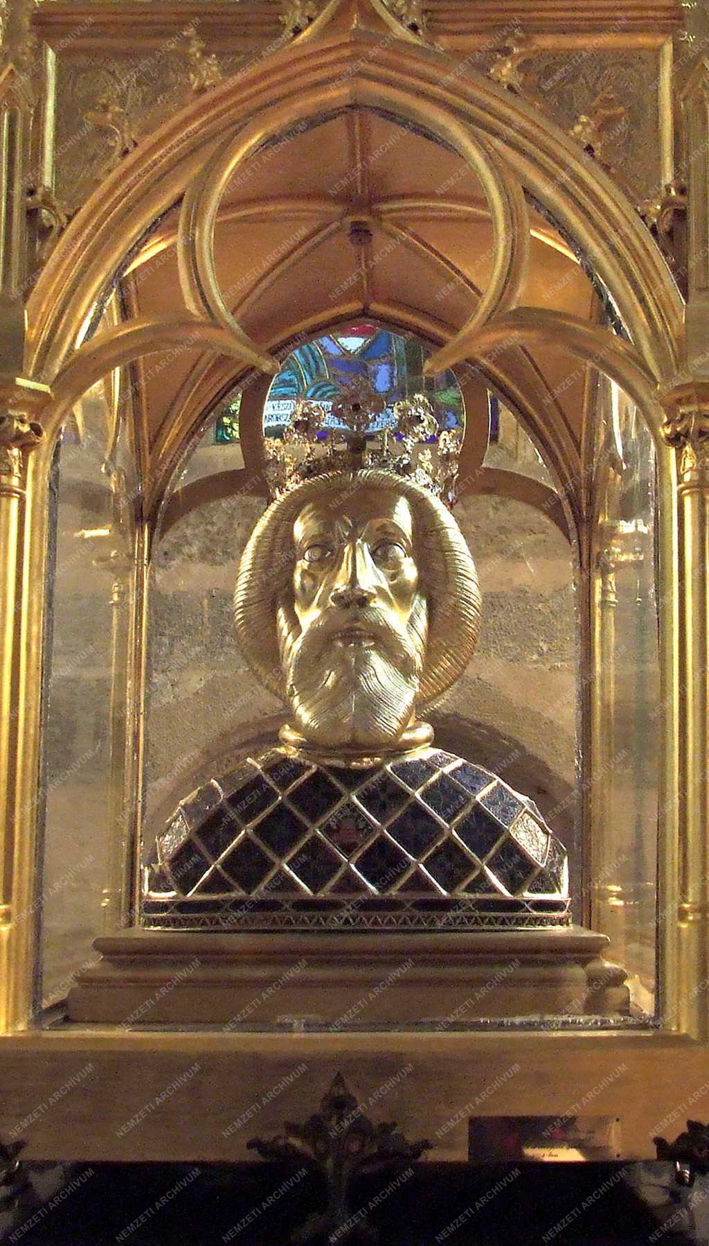 Kegytárgy - Szent László hermája Győrben