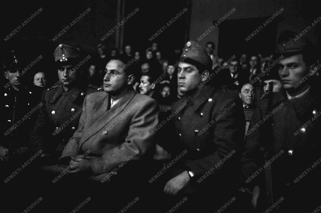 Bűnügy - Hekus Dönci tárgyalása
