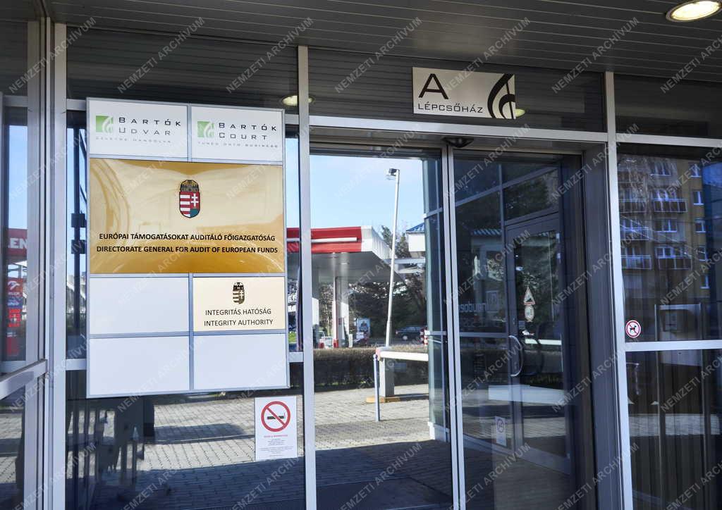 Szolgáltatás - Budapest - Bartók Udvar irodaház