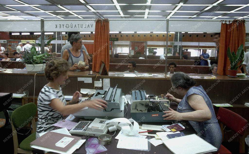 Pénzpolitika – Bővülő bankrendszer