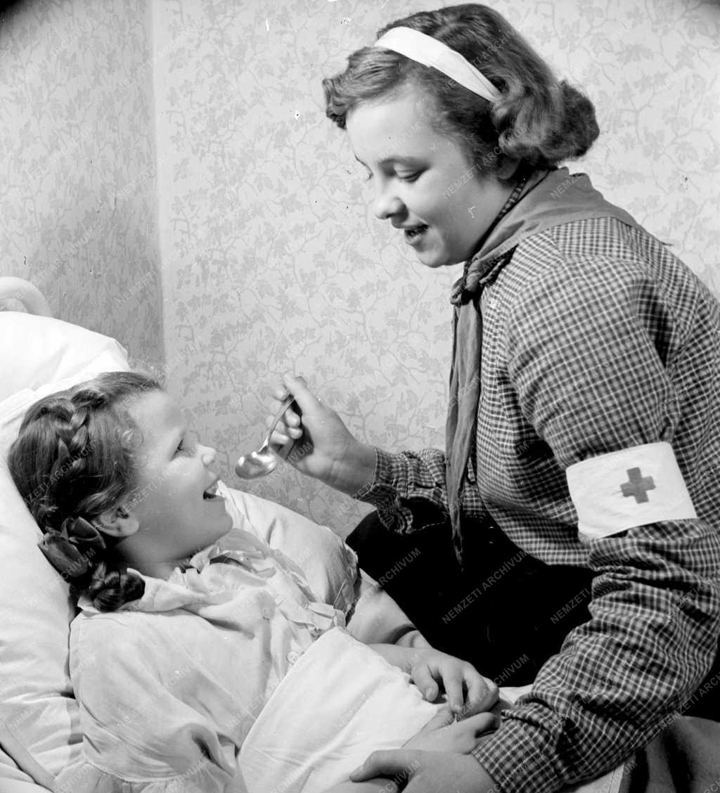 Egészségügy - Ifjúsági vöröskereszt-mozgalom