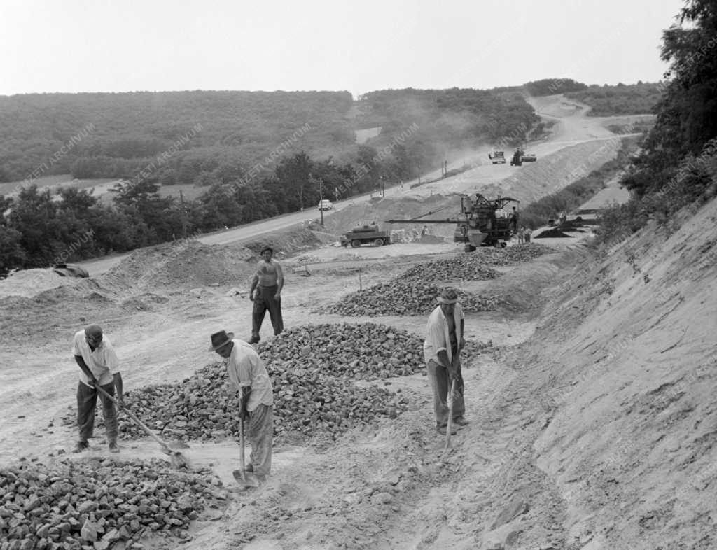Építőipar - Közlekedés - A 3-as főút bővítése Gödöllőnél