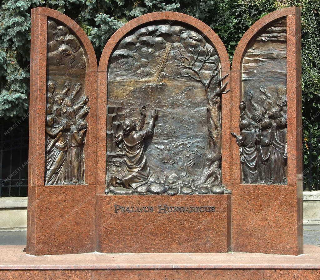 Emlkékmű - Kecskemét - A Psalmus Hungaricus emlékmű 