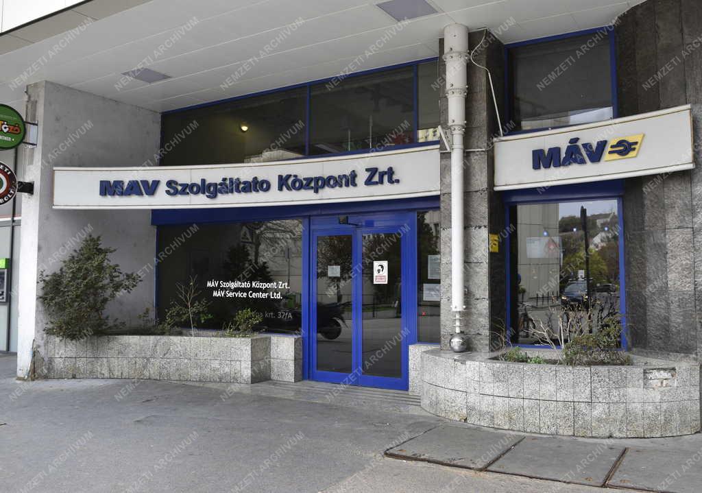 Közlekedés - MÁV Szolgáltató Központ Zrt.