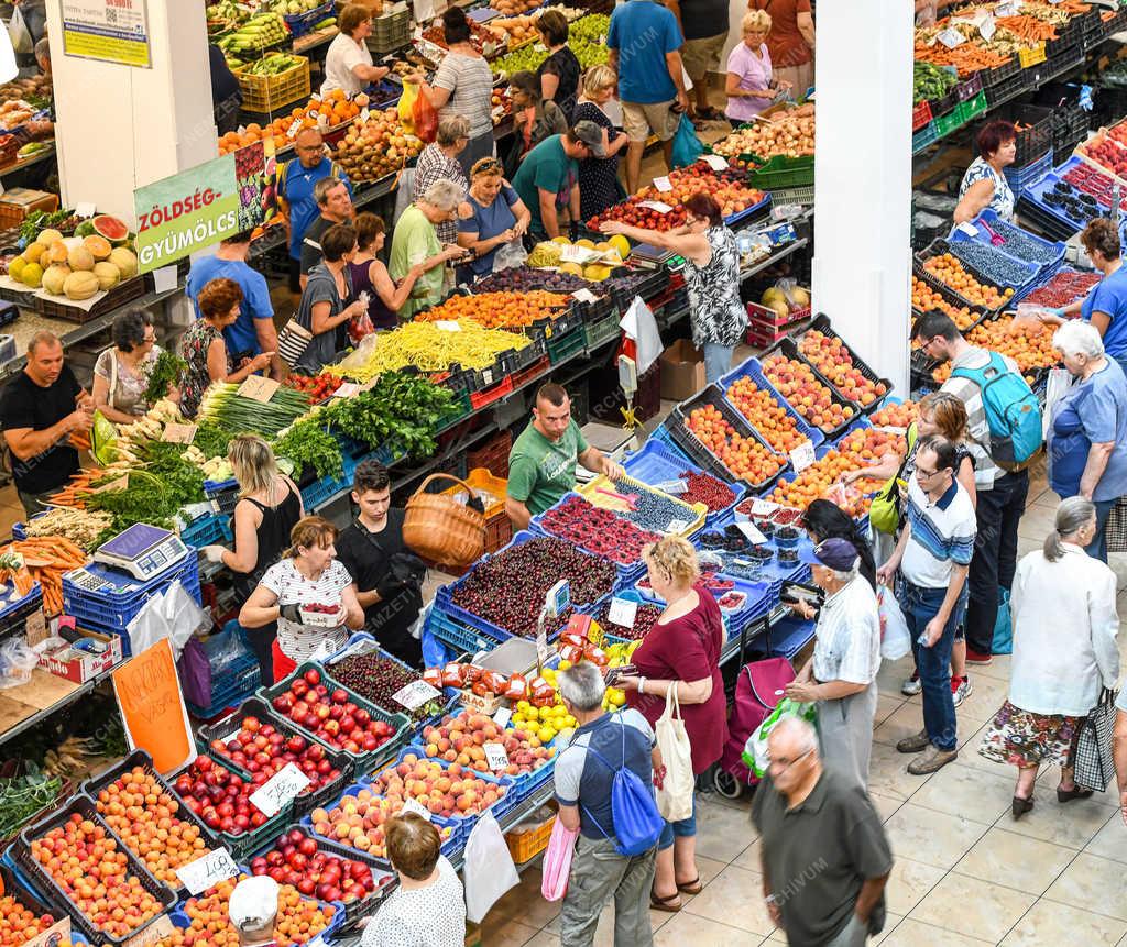 Kereskedelem - Debrecen - Vásárcsarnok