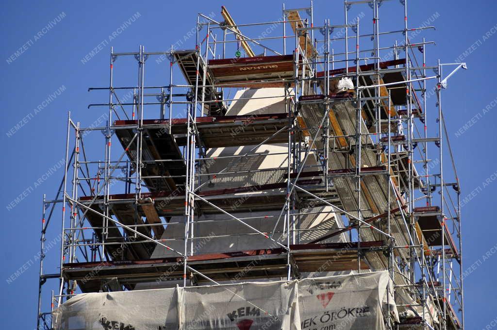 Egyház - Megújul a budapesti Lehel téri templom homlokzata