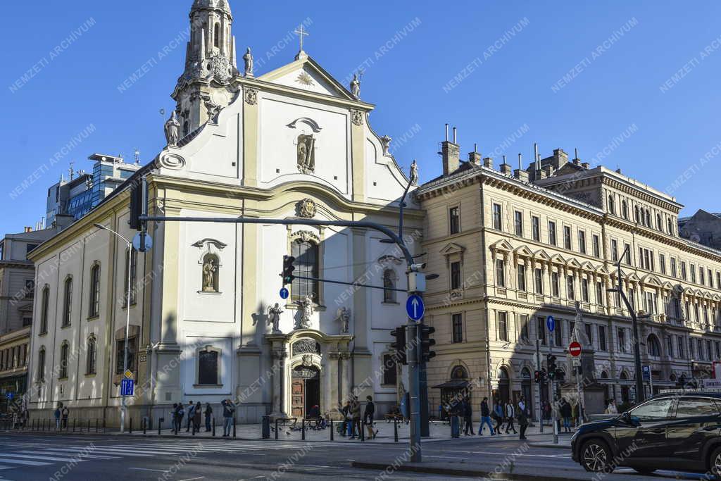 Egyház - Budapest - Alcantarai Szent Péter-templom