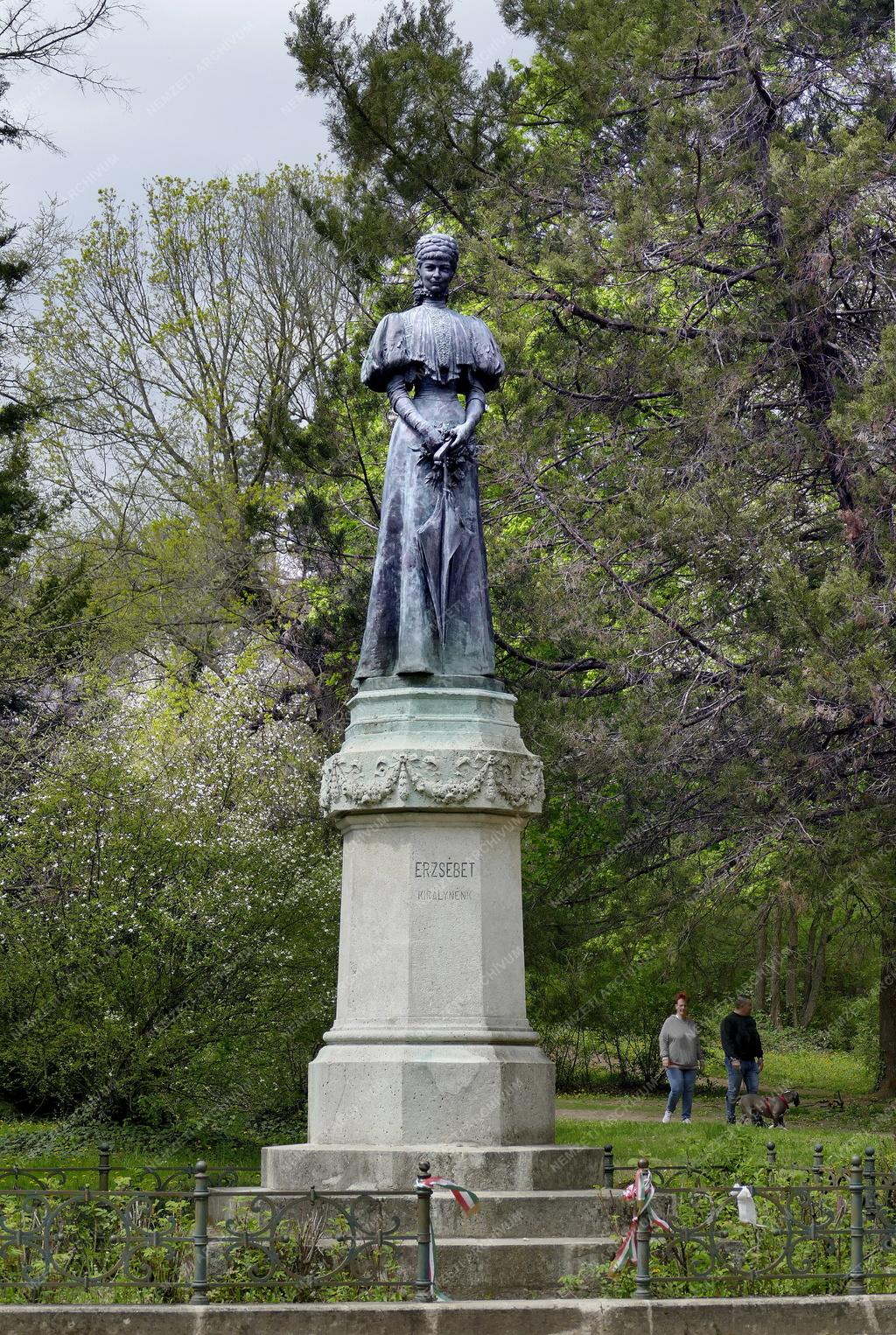 Kultúra - Gödöllő - Erzsébet királyné szobra