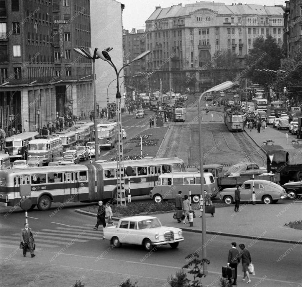 Városkép - Budapest - Tanács körút