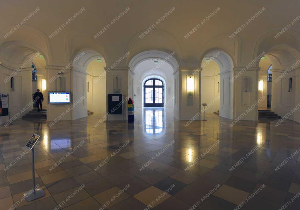 Eger - Az Eszterházy Károly Főiskola épülete