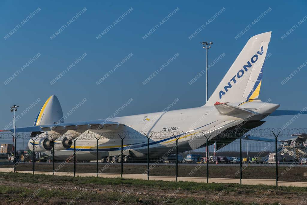 Légi szállítás - Budapest - Antonov Airlines