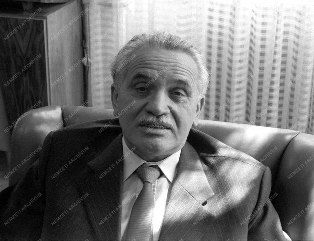 Nagy Károly  Széchenyi-díjas fizikus