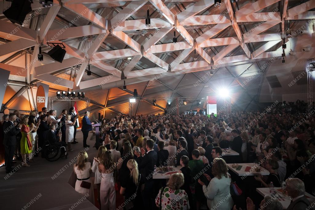 Voks 24 - A Fidesz-KDNP eredményvárója 