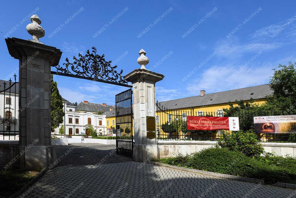 Egyházi  épület - Eger - Érseki Palota