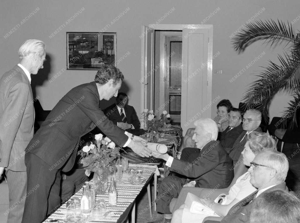 Díj - Sík Endre kitüntetése