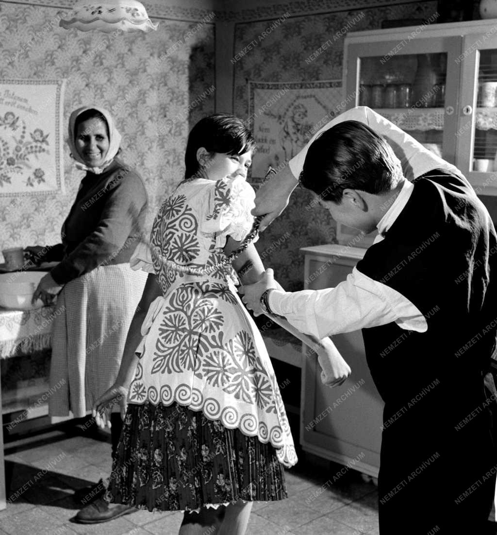 Életkép - Év végi népszokások Buzsákon
