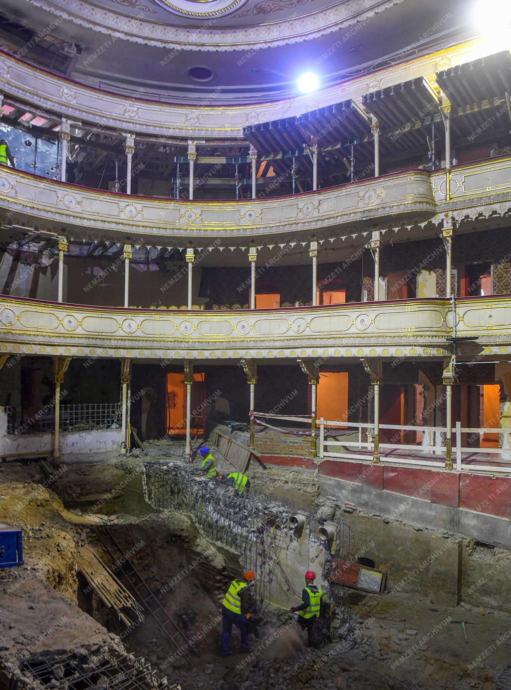 Kultúra - Debrecen - Színházfelújítás