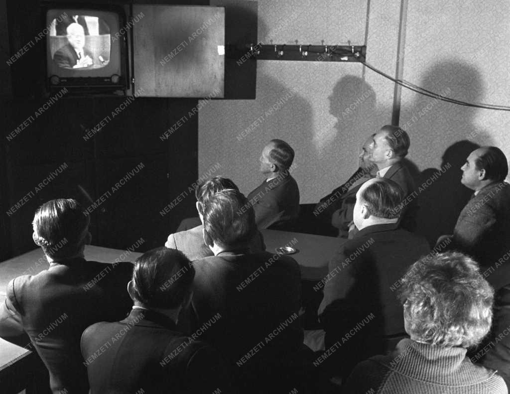 Televízió - Hrucsov beszédét közvetíti a Magyar Televízió
