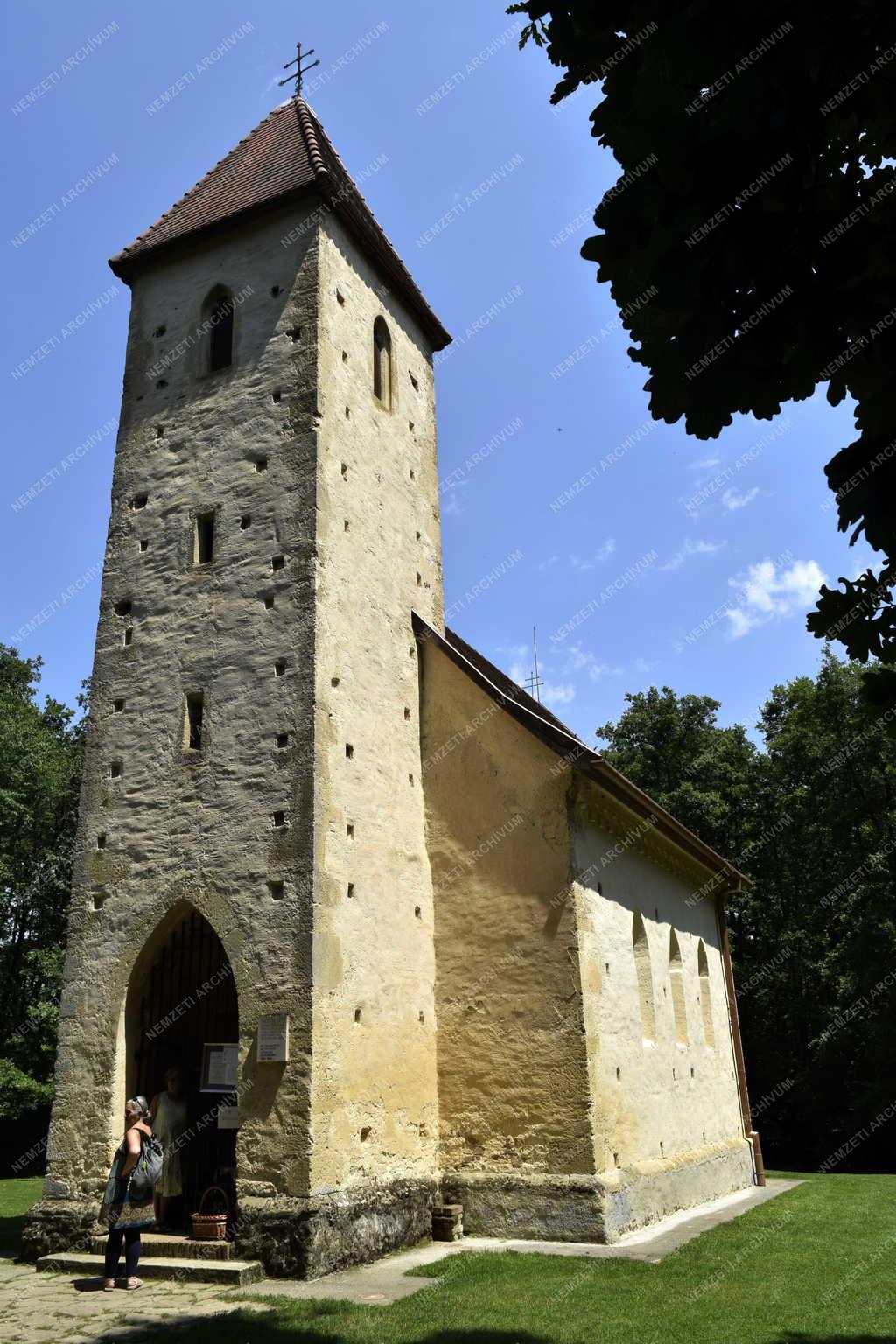 Egyház - Velemér - Szentháromság templom a fények temploma