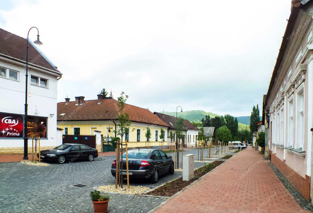 Városkép - Nagymaros - A felújított Magyar utca