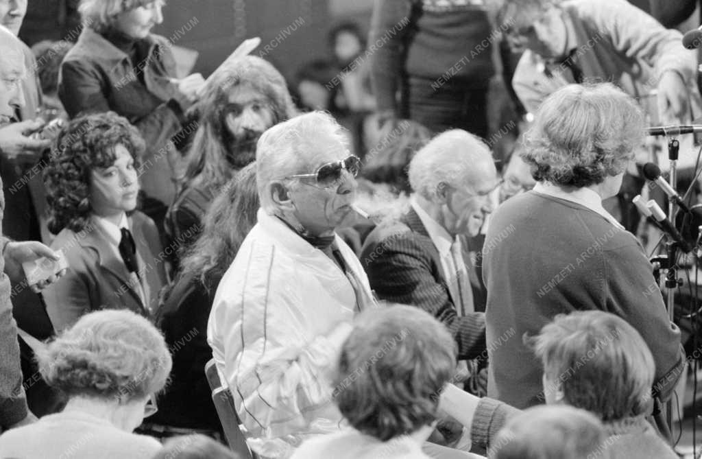 Kultúra - Zene - Bernstein sajtótájékoztatója a Zeneakadémián