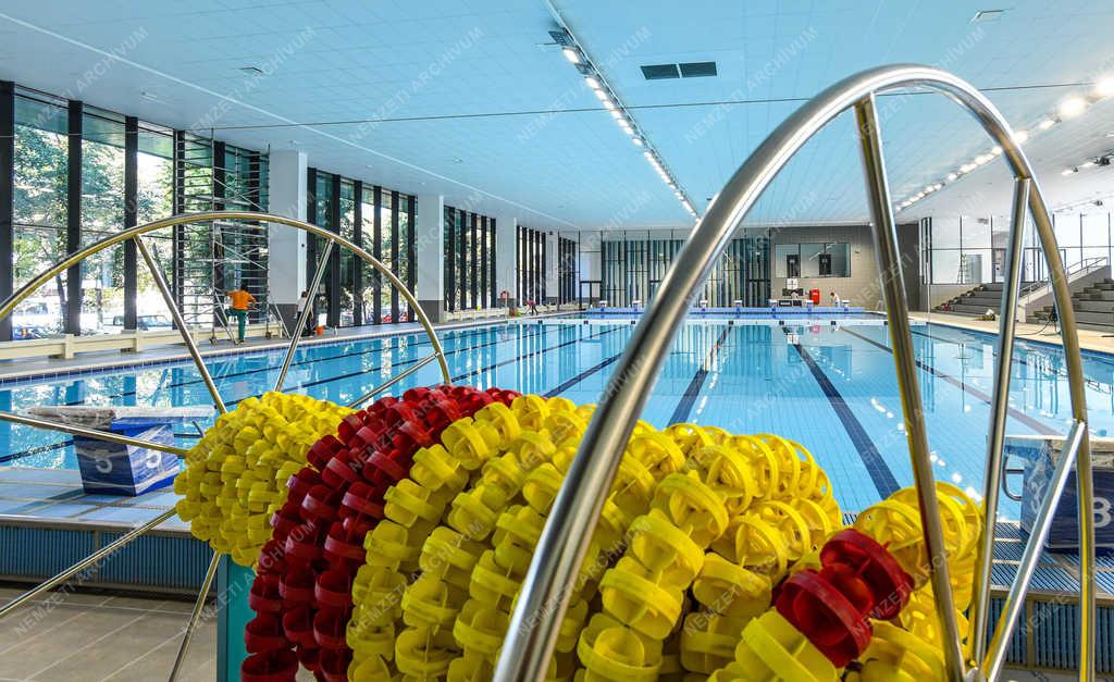 Sport - Dunaújváros - Fabó Éva sportuszoda felújítása