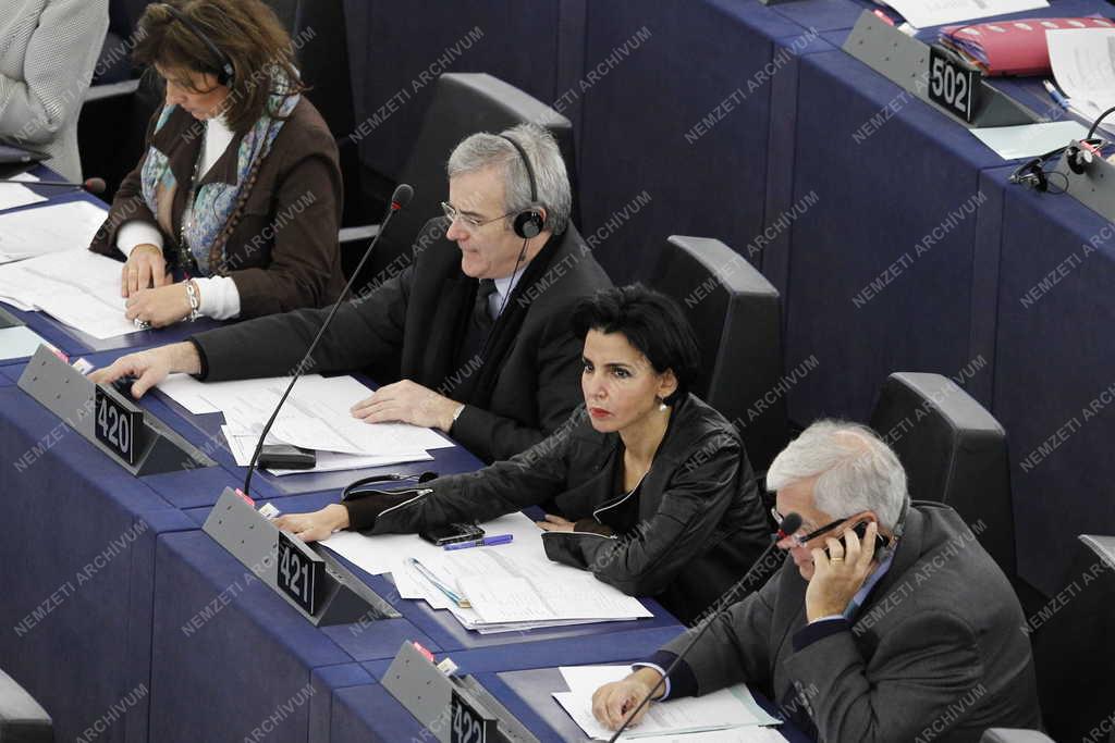 EP - Európai Parlament