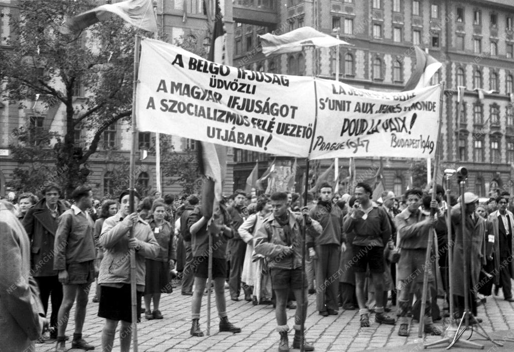 Belpolitika - Előkészületek a Világifjúsági Találkozóra