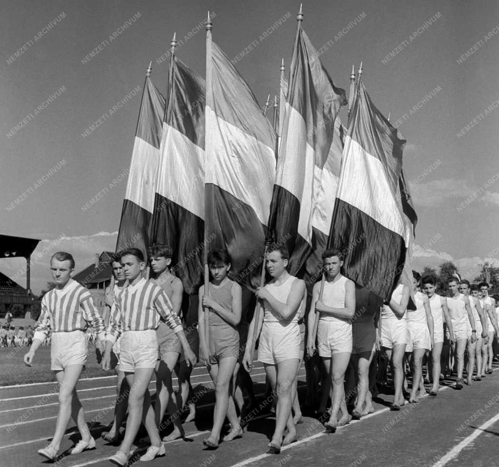 Sport - Kinizsi sportkörök országos sportünnepélye