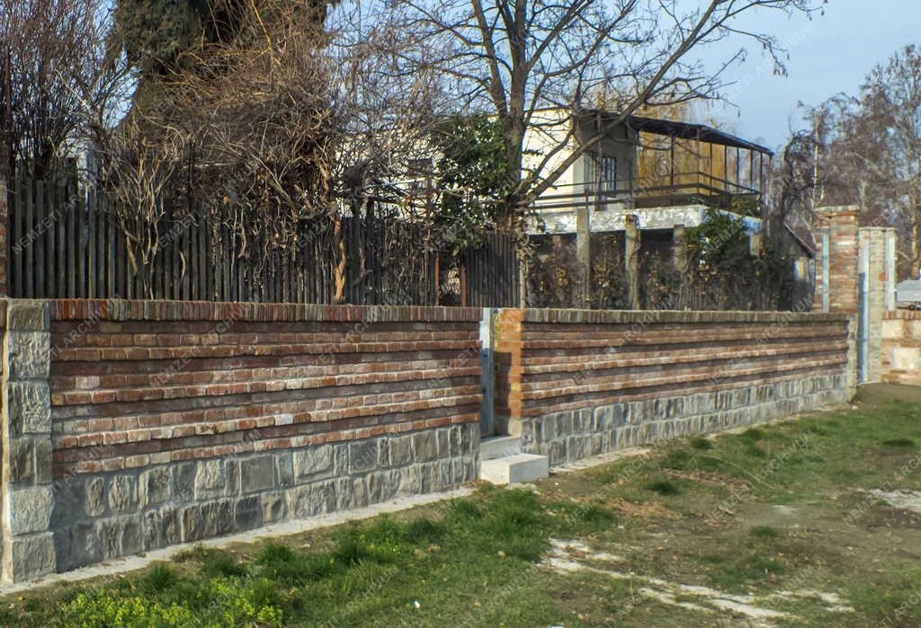 Árvízvédelem - Nagymaros - Árvízvédelmi fal 