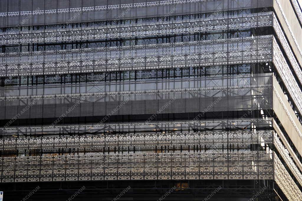 Kultúra - Budapest - Városligeti végeleges helyére kerül a Néprajzi Múzeum