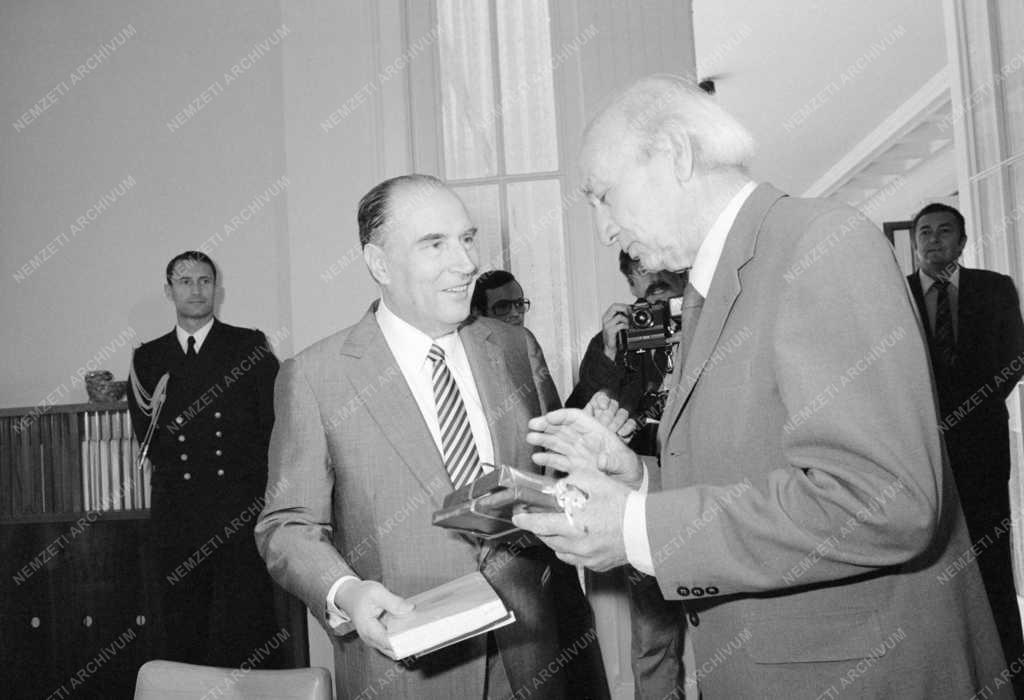 Külkapcsolat - Kultúrpolitika - Illyés Gyula és Mitterand 