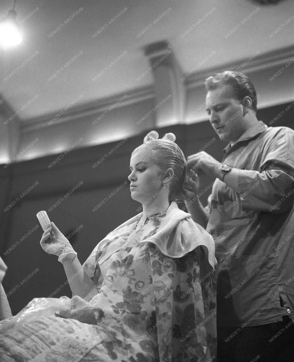 Foglalkozás - Magyar Fodrász Klub Nemzetközi Fodrász Verseny