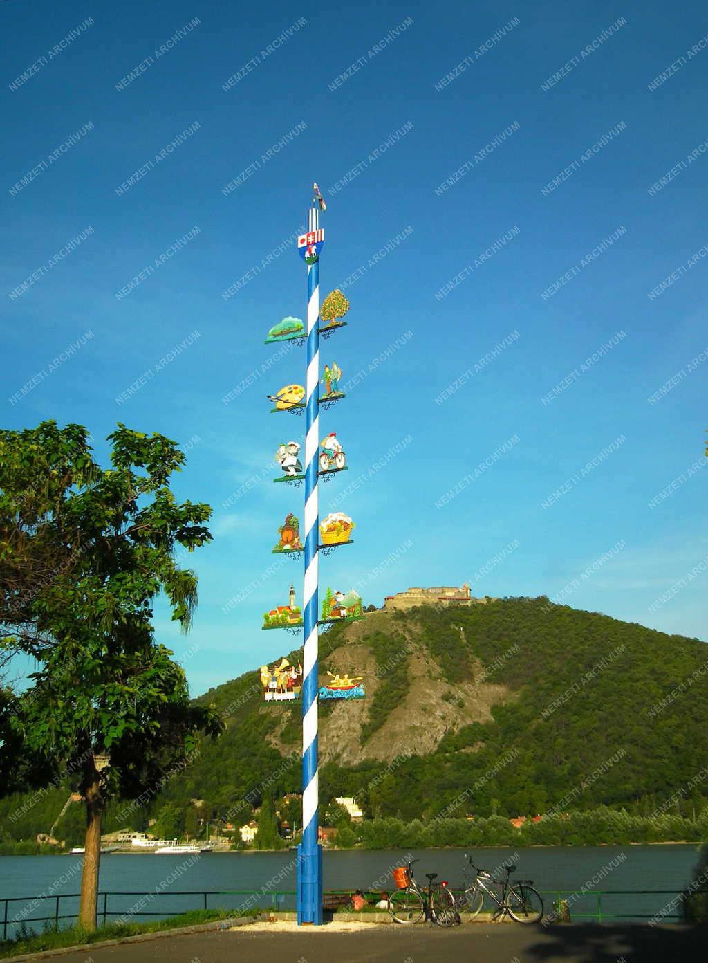 Tárgy - Emlékoszlop - Nagymaros