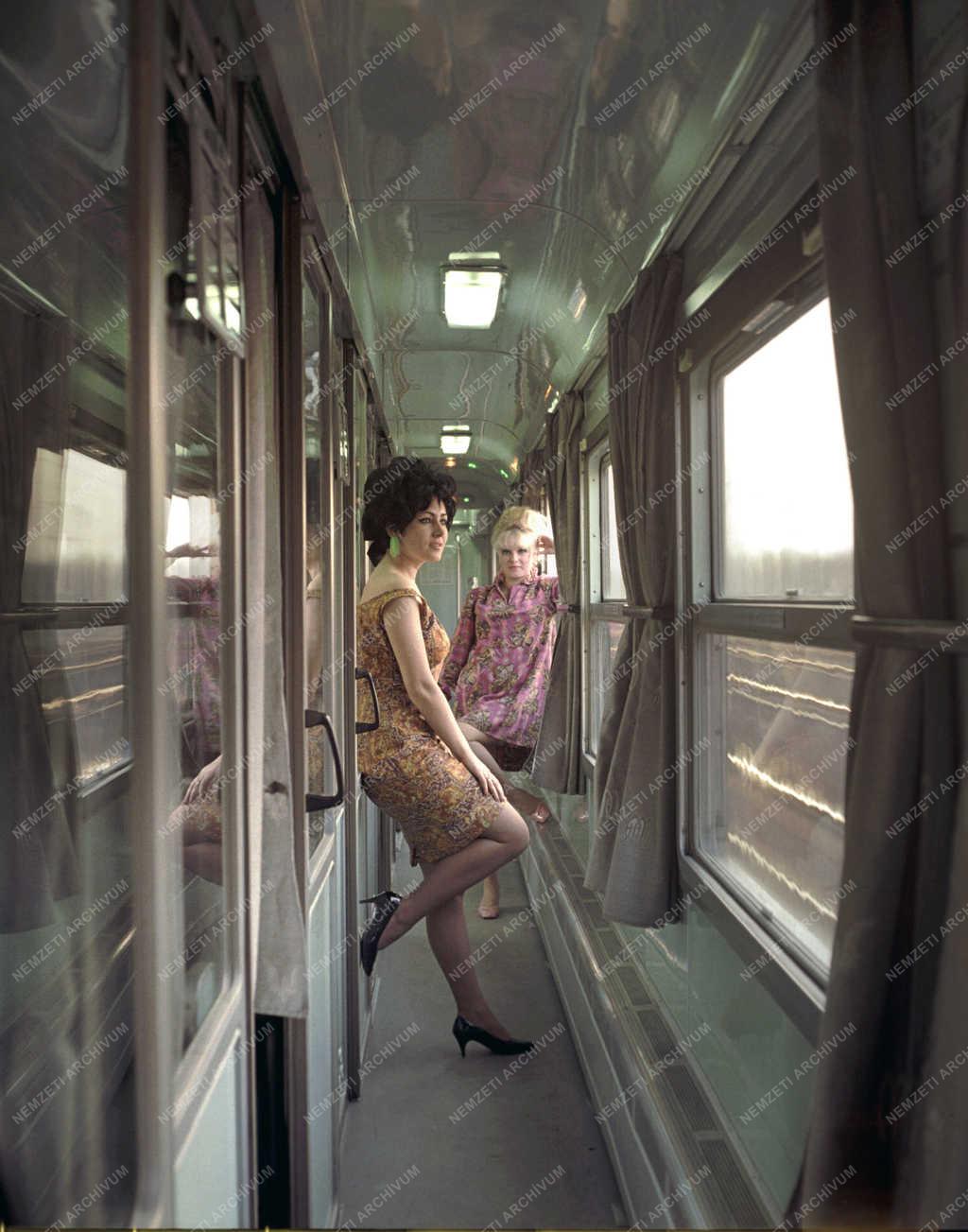 Közlekedés - Vasútszerelvény