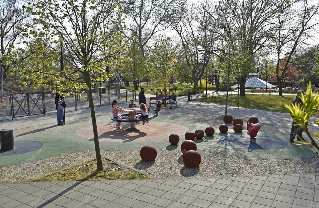 Városkép - Budapest - Csepel - Szent Imre tér