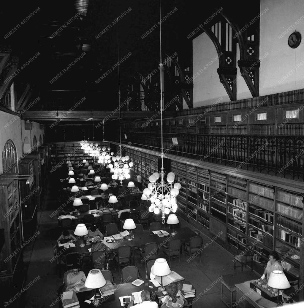 A parlamenti könyvtár