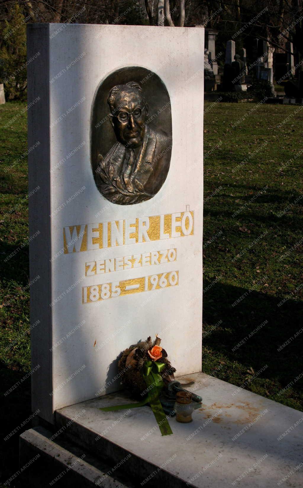 Temető - Weiner Leó sírja a Fiumei úti Nemzeti Sírkertben