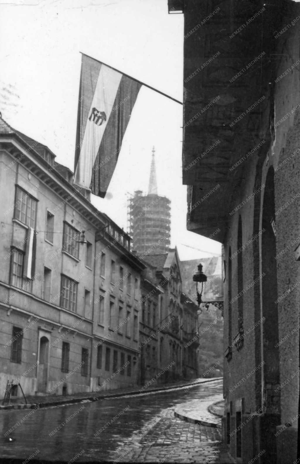Ötvenhat emléke - Budapesti utcakép