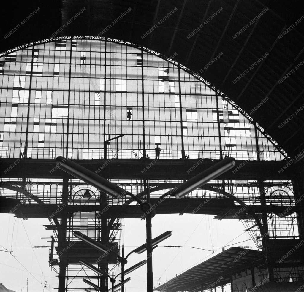 Közlekedés - Felújítják a Keleti pályaudvart