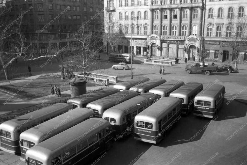 Városkép - Budapest - Vörösmarty tér 