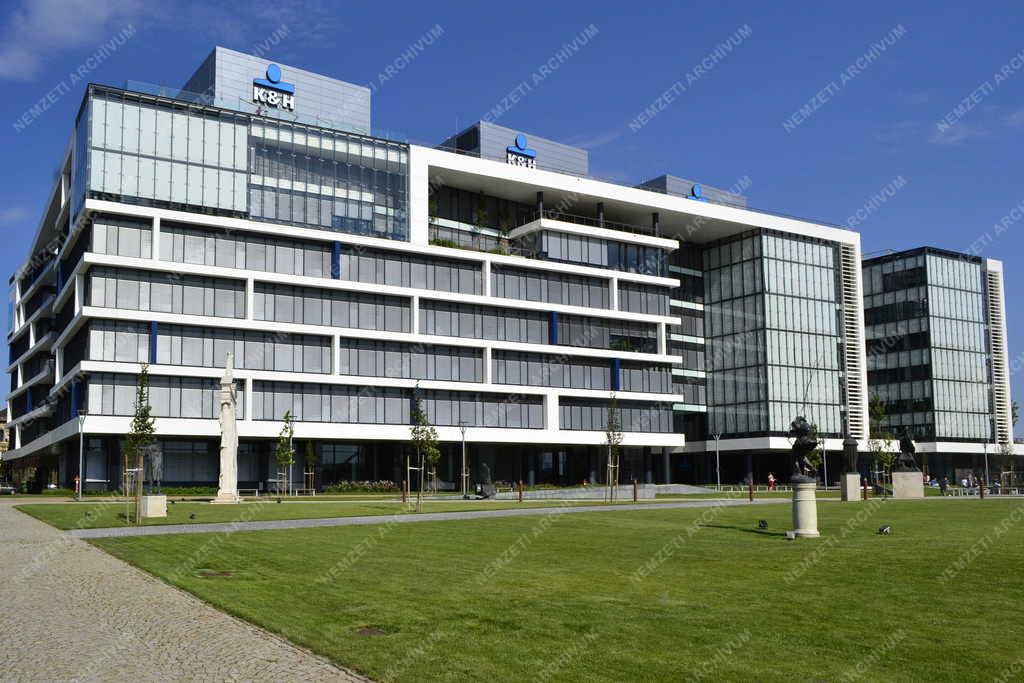 Épület - A K&H Bank székháza