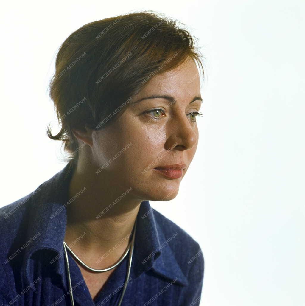 Kultúra - Csomós Mari színésznő